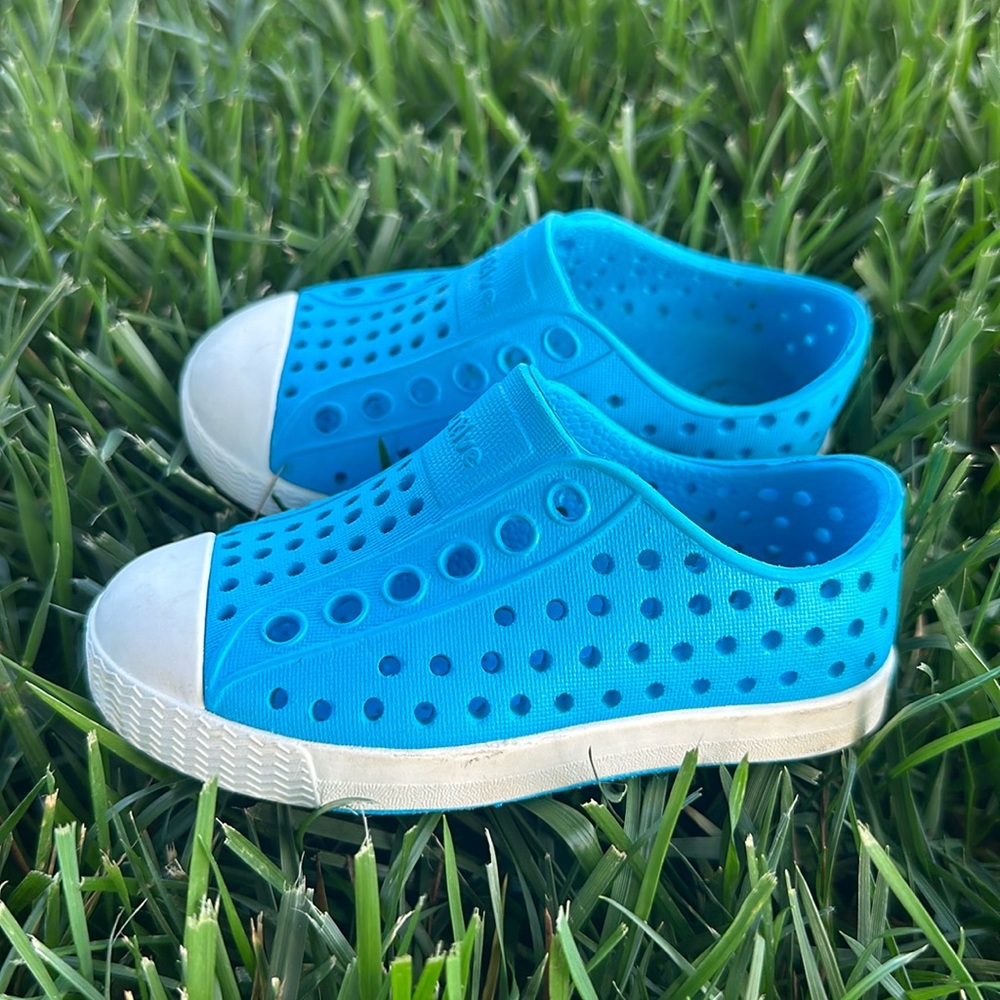 Native Shoes Resting Blue Toddler (Size 5)